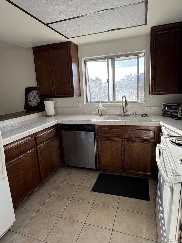 MLS #250043113SD image #5