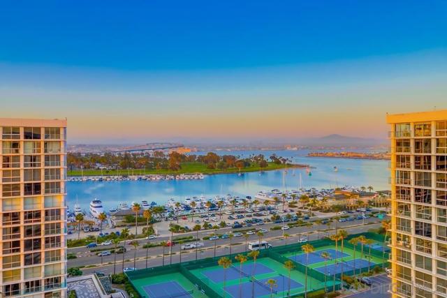 1720 Avenida Del Mundo, Coronado CA: https://media.crmls.org/mediaz/62ae5dd4-fb14-4635-86d7-1af8d97974e6.jpg