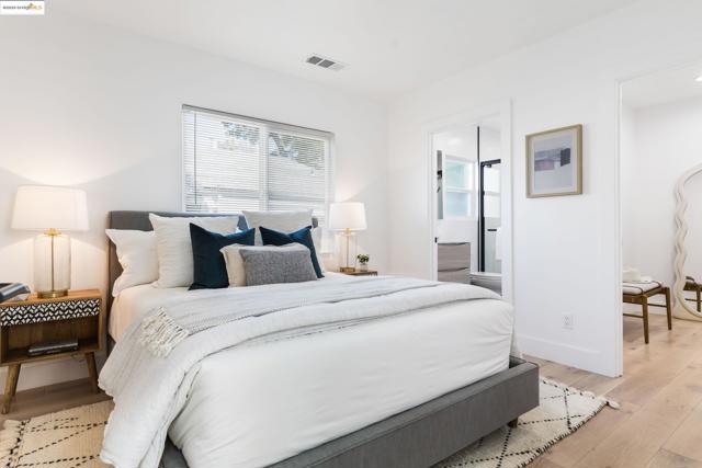 Image 32 of 41 For 1026 43rd St