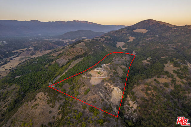 10880 Creek Road, Ojai CA: https://media.crmls.org/mediaz/62aea9dc-7971-495b-9897-fa4a011813cd.jpg