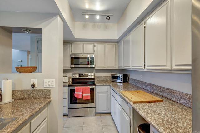 Detail Gallery Image 5 of 26 For 4018 Nobel Dr #301,  San Diego,  CA 92122 - 2 Beds | 2 Baths