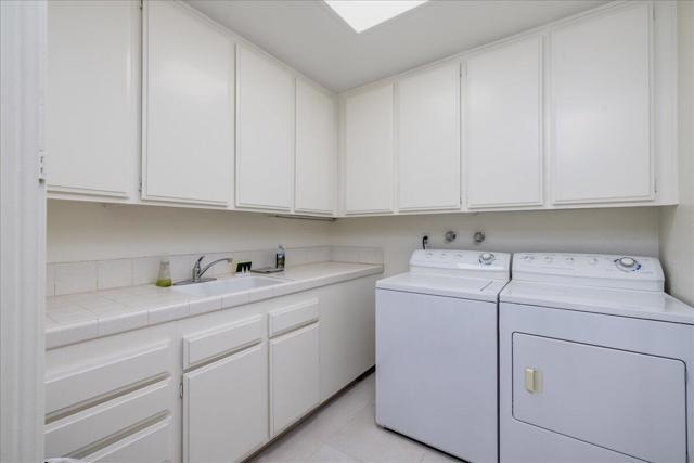 19 Colgate Drive, Rancho Mirage CA: https://media.crmls.org/mediaz/62af7069-49c4-45ee-8683-cbb052edbf43.jpg