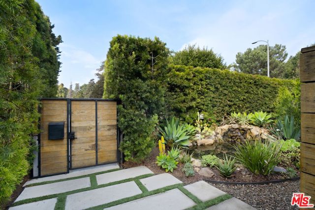 932 Rose Avenue photo 3