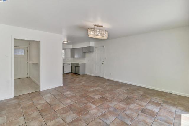 3524 Longview Rd, Antioch CA: https://media.crmls.org/mediaz/62b126dd-21b4-4d63-94c7-3e32c5eb6813.jpg