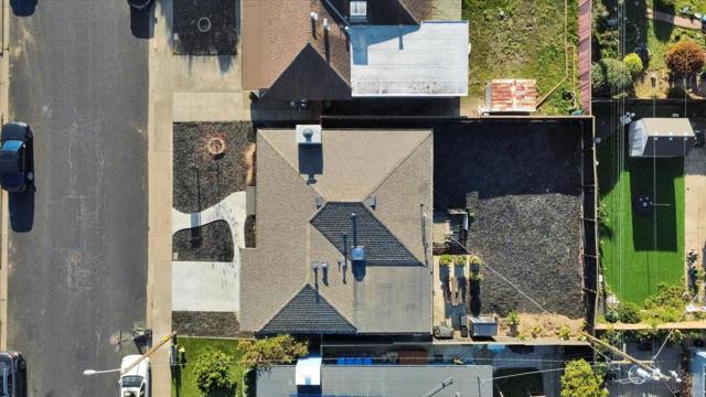 413 Ferndale Avenue, South San Francisco CA: https://media.crmls.org/mediaz/62b15331-0e40-4ed6-8676-2ba3a3069a09.jpg
