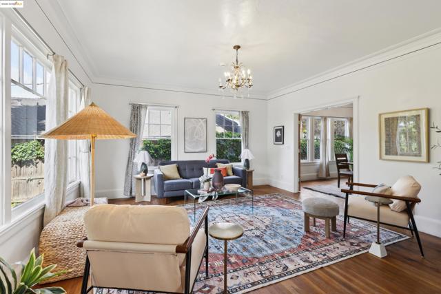 3064 E 15Th St, Oakland CA: https://media.crmls.org/mediaz/62b17ebd-4cc4-4826-bd5f-2335fe52c637.jpg