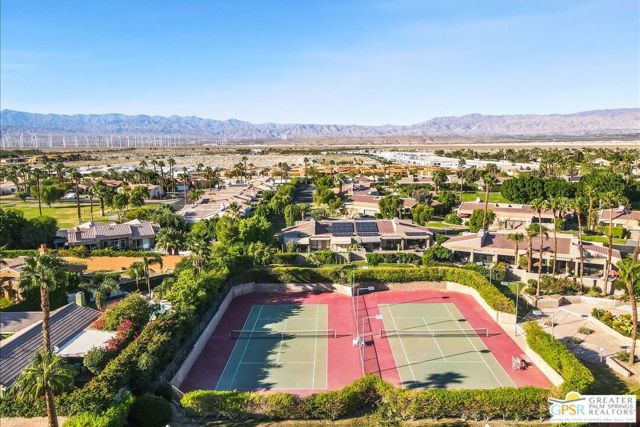 2861 Sundance Circle, Palm Springs CA: https://media.crmls.org/mediaz/62b1f9b2-4e8f-416d-8941-4b6b3a13b176.jpg