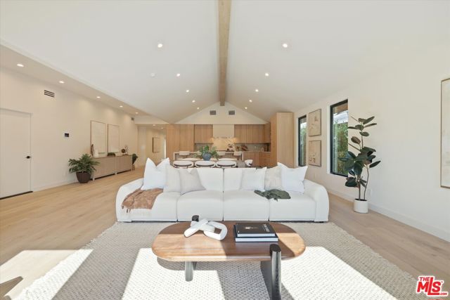 13949 Cumpston Street, Sherman Oaks CA: https://media.crmls.org/mediaz/62b3030f-6f83-4d05-8d55-cdbe88cd256b.jpg