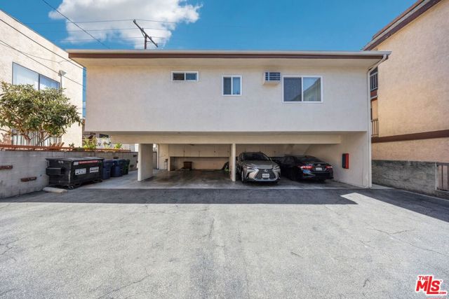 404 Porter Street, Glendale CA: https://media.crmls.org/mediaz/62b33845-42fa-45e0-8f75-f9f6f9842396.jpg
