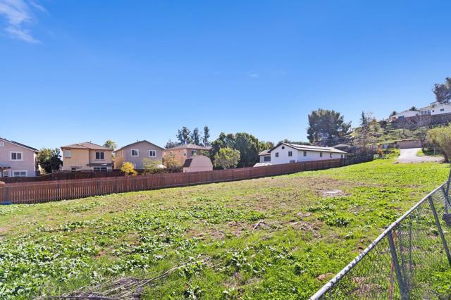 Image 21 of 41 For 11816 Waterhill Rd