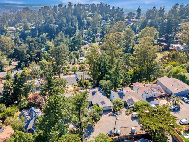 6827 Ridgewood Drive, Oakland CA: https://media.crmls.org/mediaz/62b35236-8555-4618-9ac3-f4919a11338a.jpg