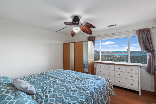 Detail Gallery Image 10 of 51 For 1421 Maria Ave, Spring Valley,  CA 91977 - 5 Beds | 4 Baths