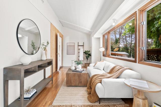 530 Flume Road, Aptos CA: https://media.crmls.org/mediaz/62b55280-bb2d-47c9-92ef-867601f23b49.jpg