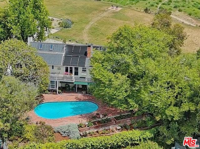 3314 Wonder View Drive, Los Angeles CA: https://media.crmls.org/mediaz/62b577cd-b2ae-4913-8853-0cae56165b3c.jpg