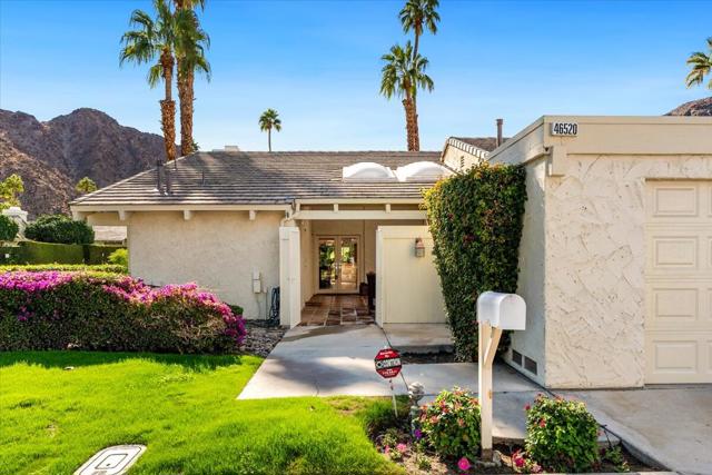 46520 Arapahoe Circle, Indian Wells CA: https://media.crmls.org/mediaz/62b5972a-ff84-4f6d-8c20-611d34aa1dc1.jpg