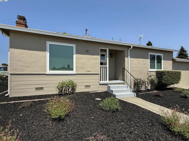 22108 Moyers St, Castro Valley CA: https://media.crmls.org/mediaz/62b5fc43-a83b-4b84-b125-957f49d09473.jpg