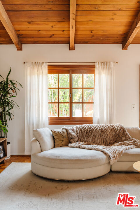 https://media.crmls.org/mediaz/62b6caec-8e0f-42bd-85d9-8f887d5f7078.jpg?preset=X-Large