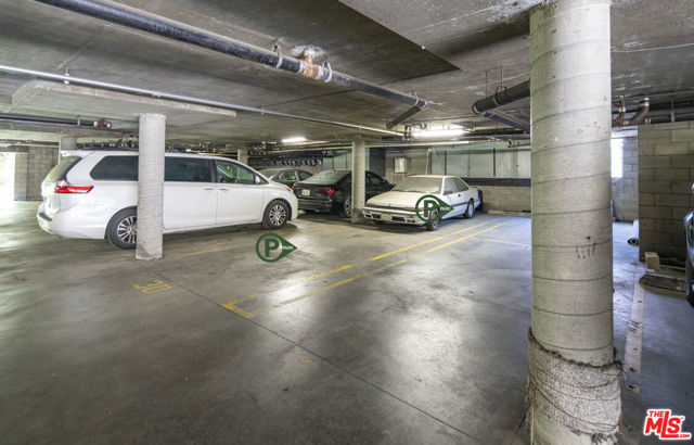1815 Glendon Avenue, Los Angeles CA: https://media.crmls.org/mediaz/62b74c7b-59c3-491e-92ca-1cd979dd2f93.jpg