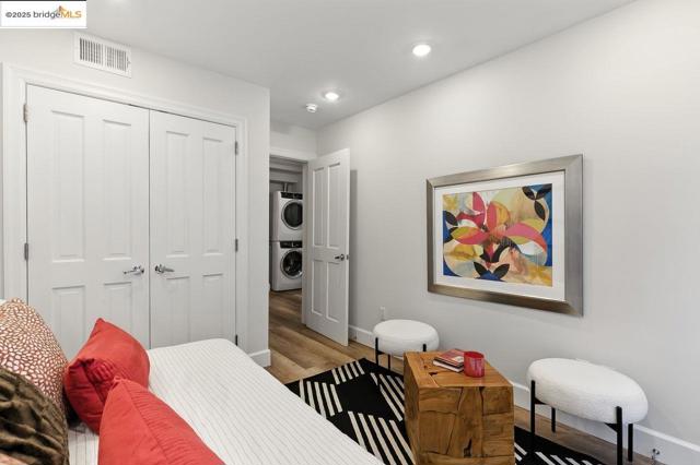 280 Monterey Blvd., San Francisco CA: https://media.crmls.org/mediaz/62b7b8ad-2bc6-455e-9e96-5303a77685eb.jpg