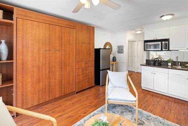 Detail Gallery Image 2 of 34 For 1021 Scott St #130,  Point Loma,  CA 92106 - 0 Beds | 1 Baths