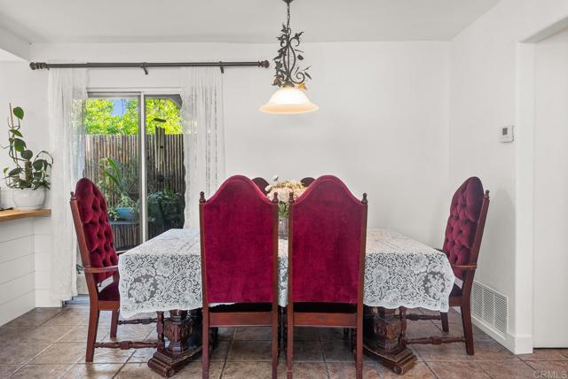 Image 11 of 28 For 925 Amistad Ct  D