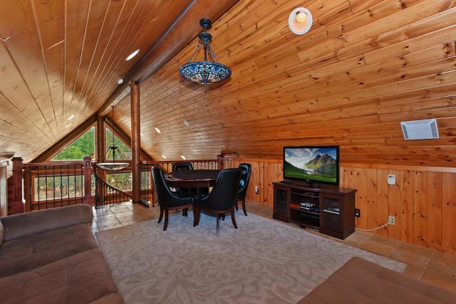 42400 Eagle Ridge, Big Bear CA: https://media.crmls.org/mediaz/62b8faf9-9680-4dd7-9e76-7e20f0741803.jpg