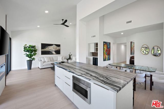38306 Gazania Circle, Palm Desert CA: https://media.crmls.org/mediaz/62b9402e-6f18-4d4e-bcd8-196150094c6c.jpg