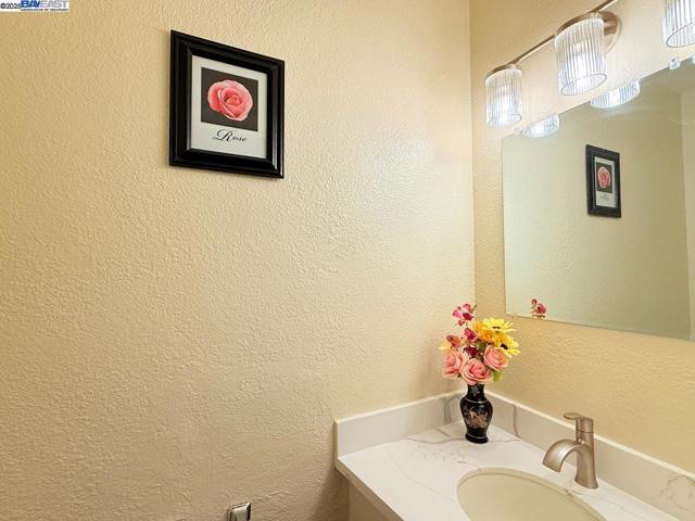 68 El Toro Ct, Fairfield CA: https://media.crmls.org/mediaz/62b945d8-5d7e-4ee3-80de-3b53173d9402.jpg