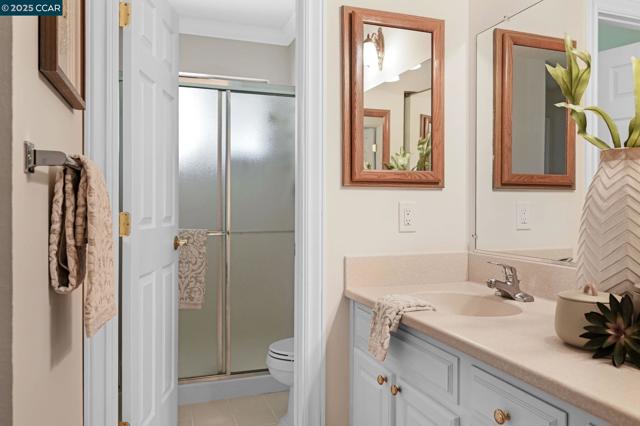 5040 Murchio Dr, Concord CA: https://media.crmls.org/mediaz/62bc2b79-86e9-47d9-91e1-f761c7c027dc.jpg