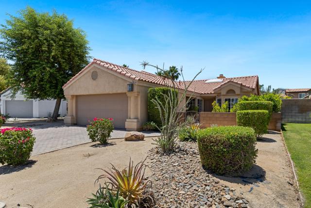 78635 Villeta Drive, La Quinta CA: https://media.crmls.org/mediaz/62bc3a4f-c665-400c-aca5-3db75c2e71e8.jpg
