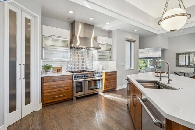 11 Leslyn Lane, Lafayette CA: https://media.crmls.org/mediaz/62bc4955-adbb-406c-a429-07421e69da2f.jpg