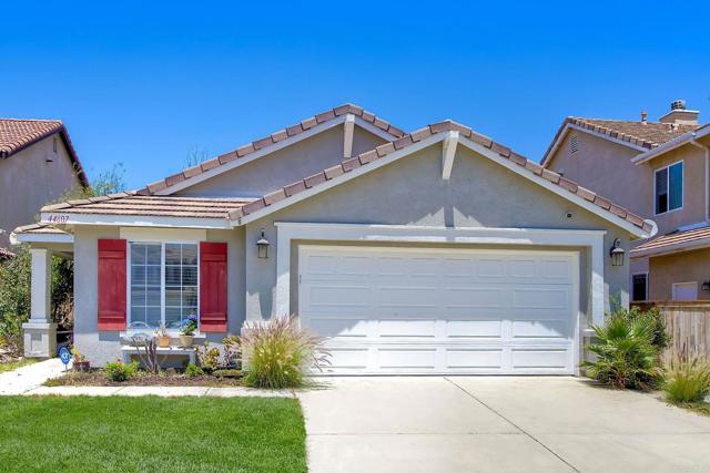44607 Crestwood Cir, Temecula CA: https://media.crmls.org/mediaz/62bce2fc-3f2b-4396-b57c-2a3faade2a70.jpg