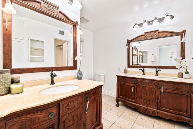 16117 Nordhoff St, North Hills CA: https://media.crmls.org/mediaz/62bd7c87-6e5e-4b88-befd-e6ecdea3bf52.jpg
