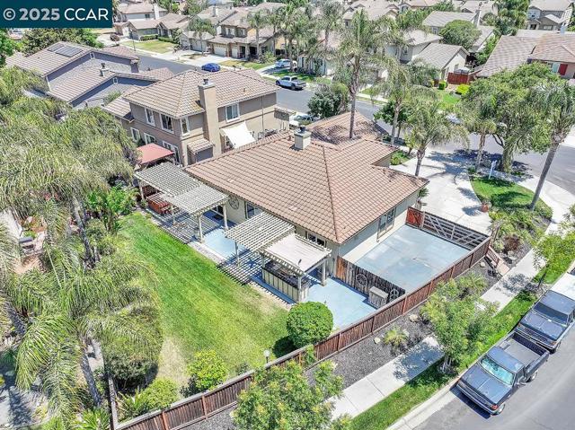 513 Mendota St, Brentwood CA: https://media.crmls.org/mediaz/62bdaf59-9eab-46d5-a2c8-56bf7f3f0c2a.jpg