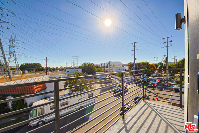 5709 Auckland Avenue, North Hollywood CA: https://media.crmls.org/mediaz/62be211b-b690-4ac8-97df-d9ba2f7cfe69.jpg