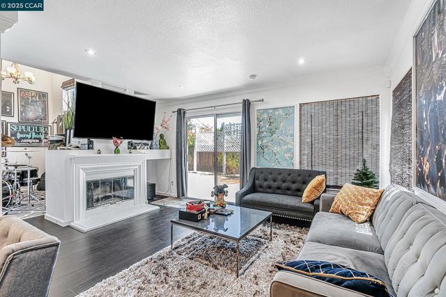 5103 Pioneer Way, Antioch CA: https://media.crmls.org/mediaz/62bece18-3c9d-4ffc-bd9b-b84ee5febe28.jpg