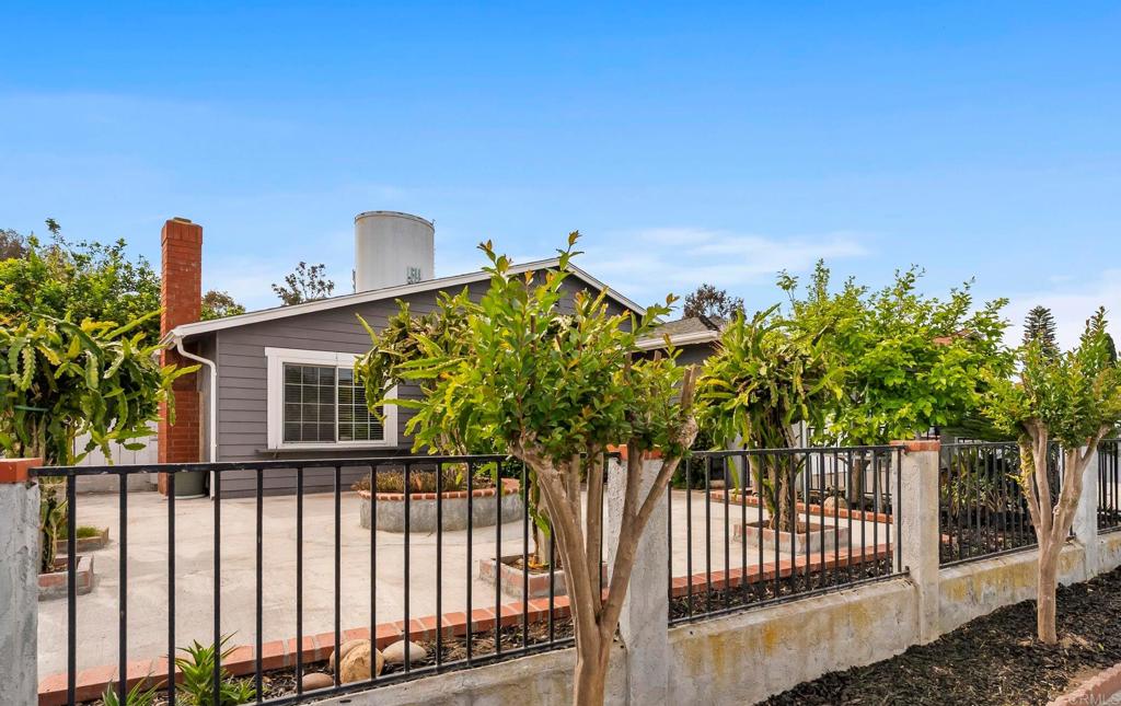 1850 Paradise Hills Road