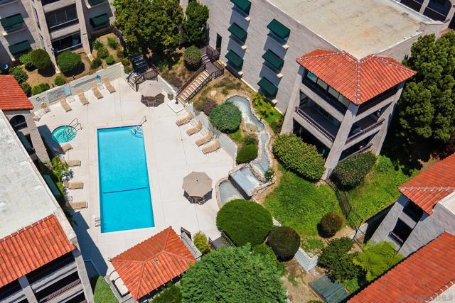 2510 Clairemont Dr, San Diego CA: https://media.crmls.org/mediaz/62bf7b62-9ff0-40c3-9e9d-101efedcc138.jpg