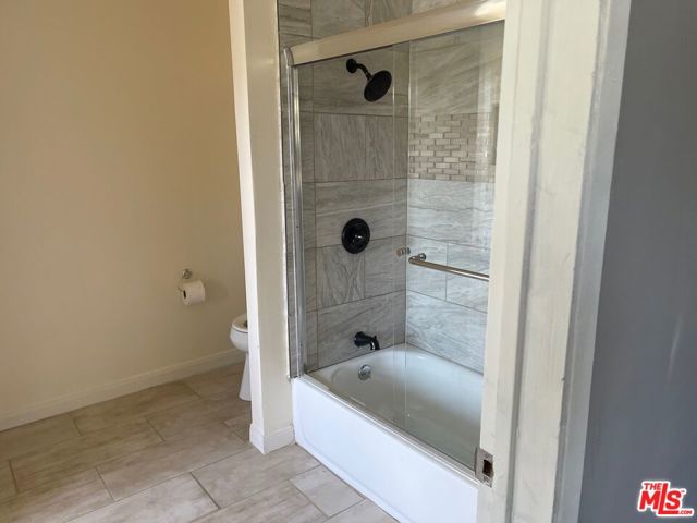 15013 Hartsook Street, Sherman Oaks CA: https://media.crmls.org/mediaz/62bf85a3-0541-41bc-859b-74766a4fef2e.jpg