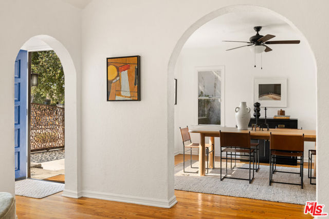 1307 Hauser Boulevard, Los Angeles CA: https://media.crmls.org/mediaz/62bf9008-ddd6-4e16-b12d-05bc32186787.jpg
