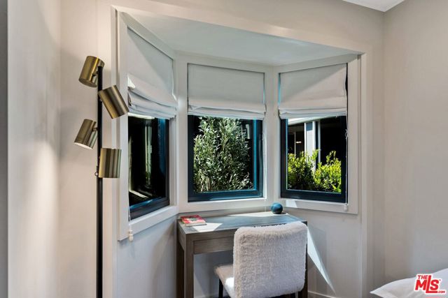 29500 Heathercliff Road, Malibu CA: https://media.crmls.org/mediaz/62c04e73-c9c7-4c46-9e9a-bd0a776ea91d.jpg