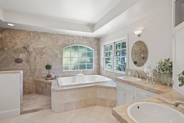 20420 Idylwild Road, Los Gatos CA: https://media.crmls.org/mediaz/62c0f263-beed-48f1-89a0-94f3e8f39e0a.jpg