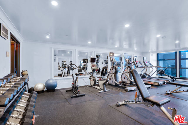 1645 Vine Street, Los Angeles CA: https://media.crmls.org/mediaz/62c22ce5-dfaa-47b7-8c51-8e44cc443e34.jpg