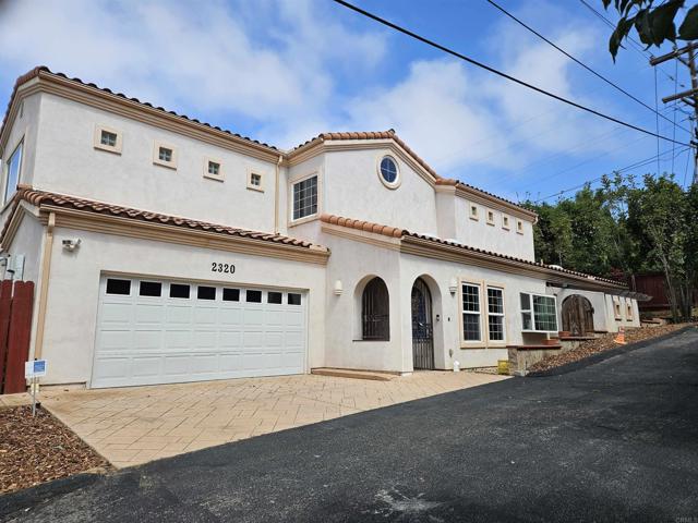 2320 Ivy Road, Oceanside CA: https://media.crmls.org/mediaz/62c2b908-858b-4a29-afa8-7b2384b808cd.jpg