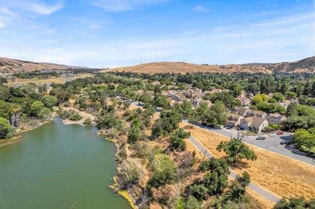 6901 Rodling Drive, San Jose CA: https://media.crmls.org/mediaz/62c2e3f6-1838-4209-8738-93d6b6696d59.jpg