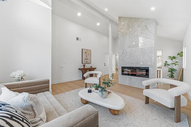 3790 Ruskin Pl, Fremont CA: https://media.crmls.org/mediaz/62c331fe-5d18-40be-a9bc-542019635317.jpg