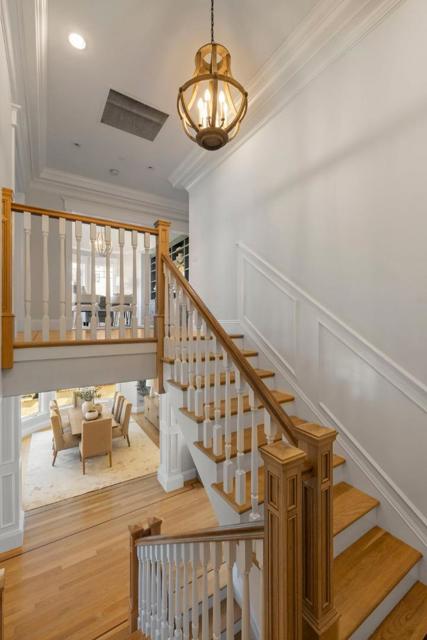 1425 Benito Avenue, Burlingame CA: https://media.crmls.org/mediaz/62c34593-36cb-4cd0-9b42-b0b6e000e06e.jpg