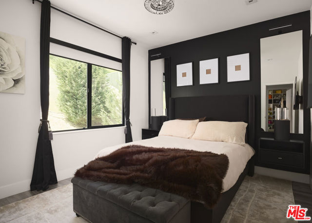 4967 Llano Drive, Woodland Hills CA: https://media.crmls.org/mediaz/62c375aa-3f0b-4689-8a11-2f832935ac49.jpg