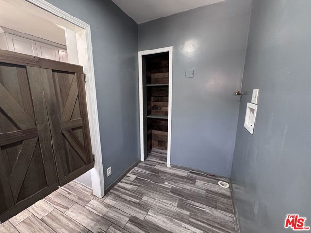 8850 S Wilton Place, Los Angeles CA: https://media.crmls.org/mediaz/62c41206-de81-4da8-9aa5-38d228536a35.jpg