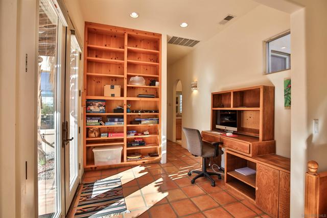 187 Verbena Dr, Borrego Springs CA: https://media.crmls.org/mediaz/62c42e0a-3fcf-47de-80e2-720de470a455.jpg